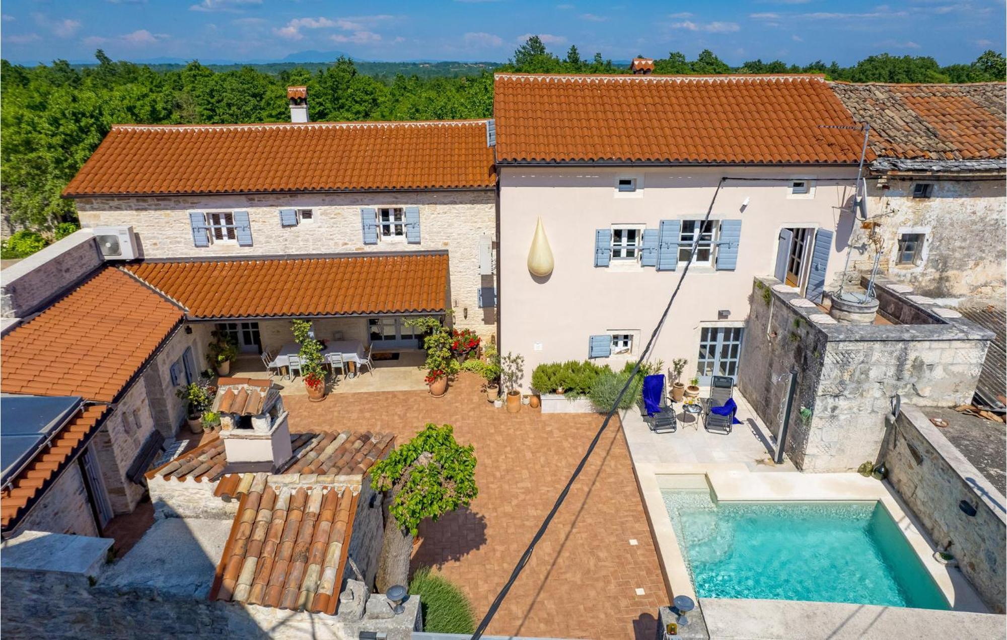 Amazing Home In Foli With Kitchen Esterno foto