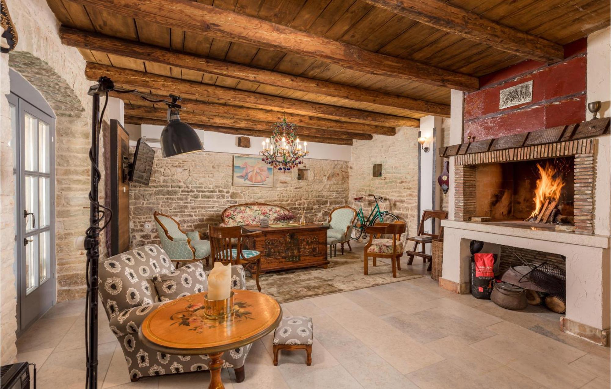 Amazing Home In Foli With Kitchen Esterno foto