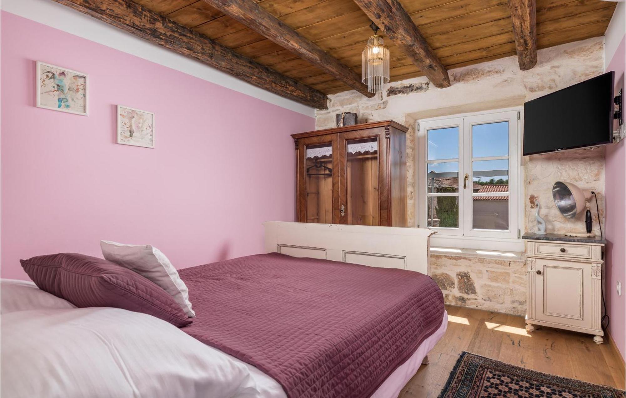 Amazing Home In Foli With Kitchen Esterno foto