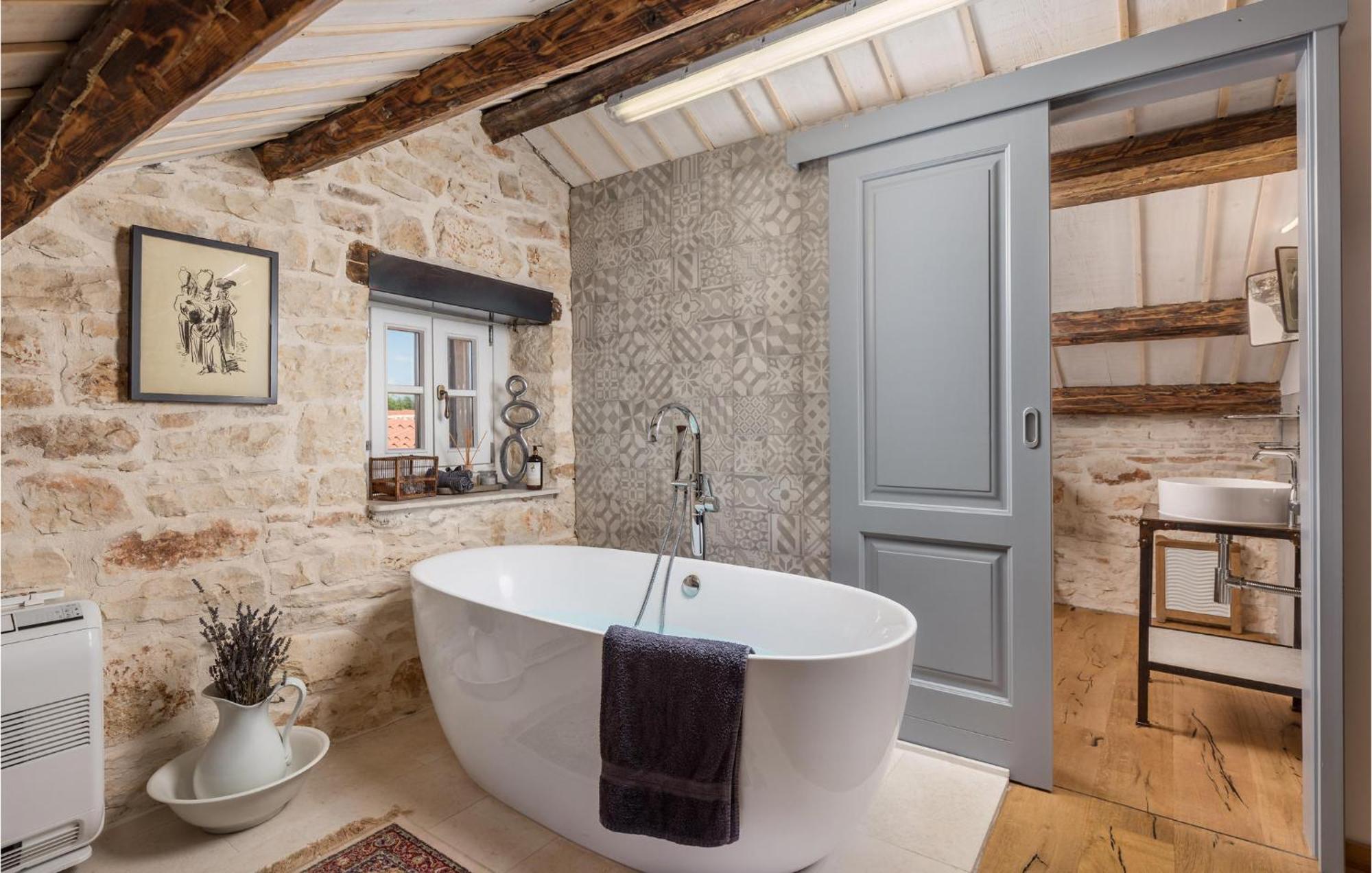 Amazing Home In Foli With Kitchen Esterno foto