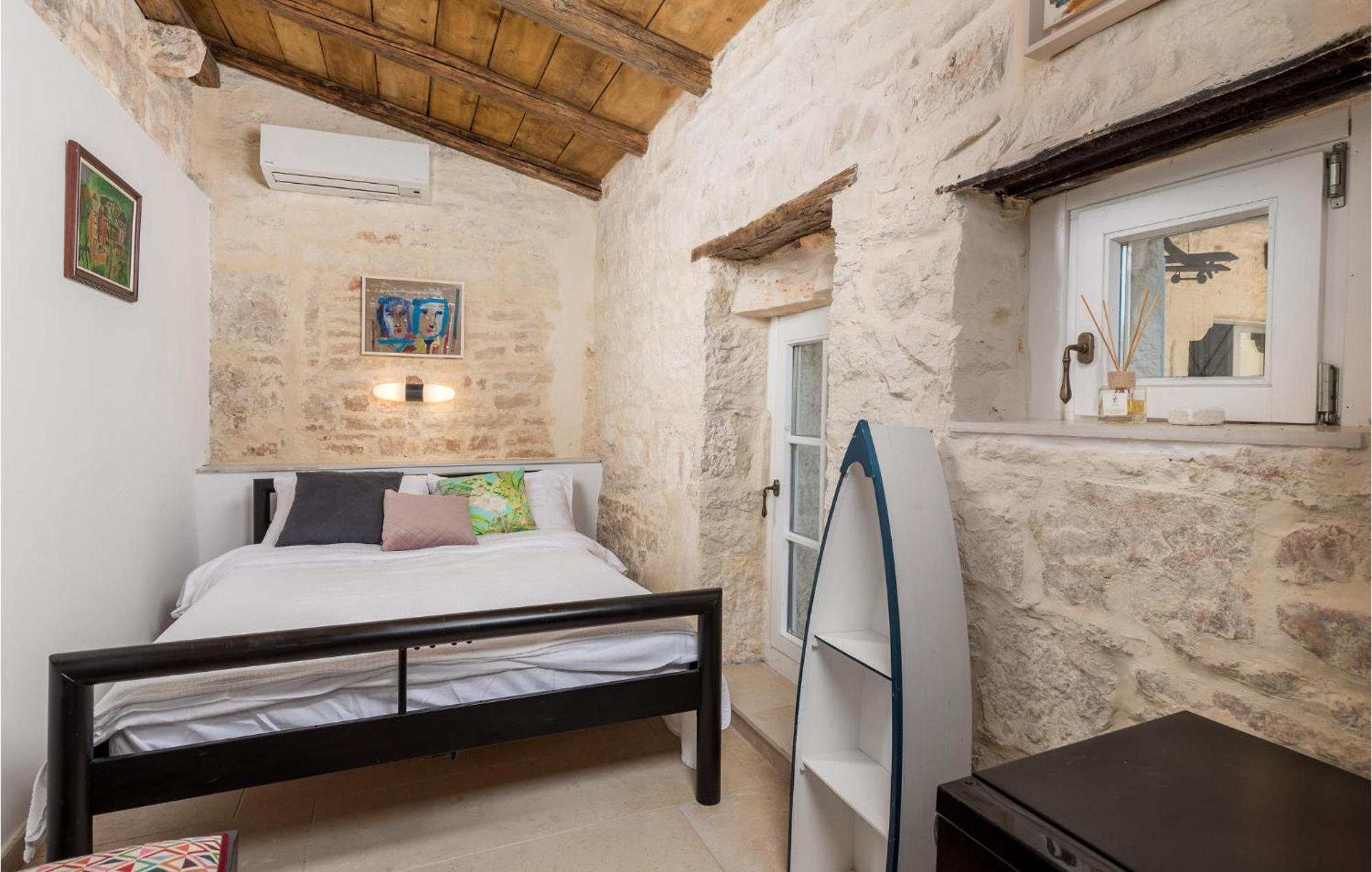 Amazing Home In Foli With Kitchen Esterno foto